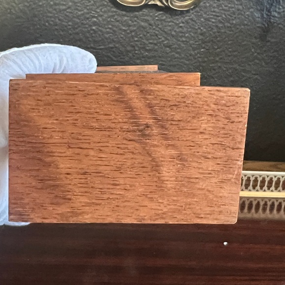 Vintage Japanese Geisha doll display shadow box - Picture 10 of 10